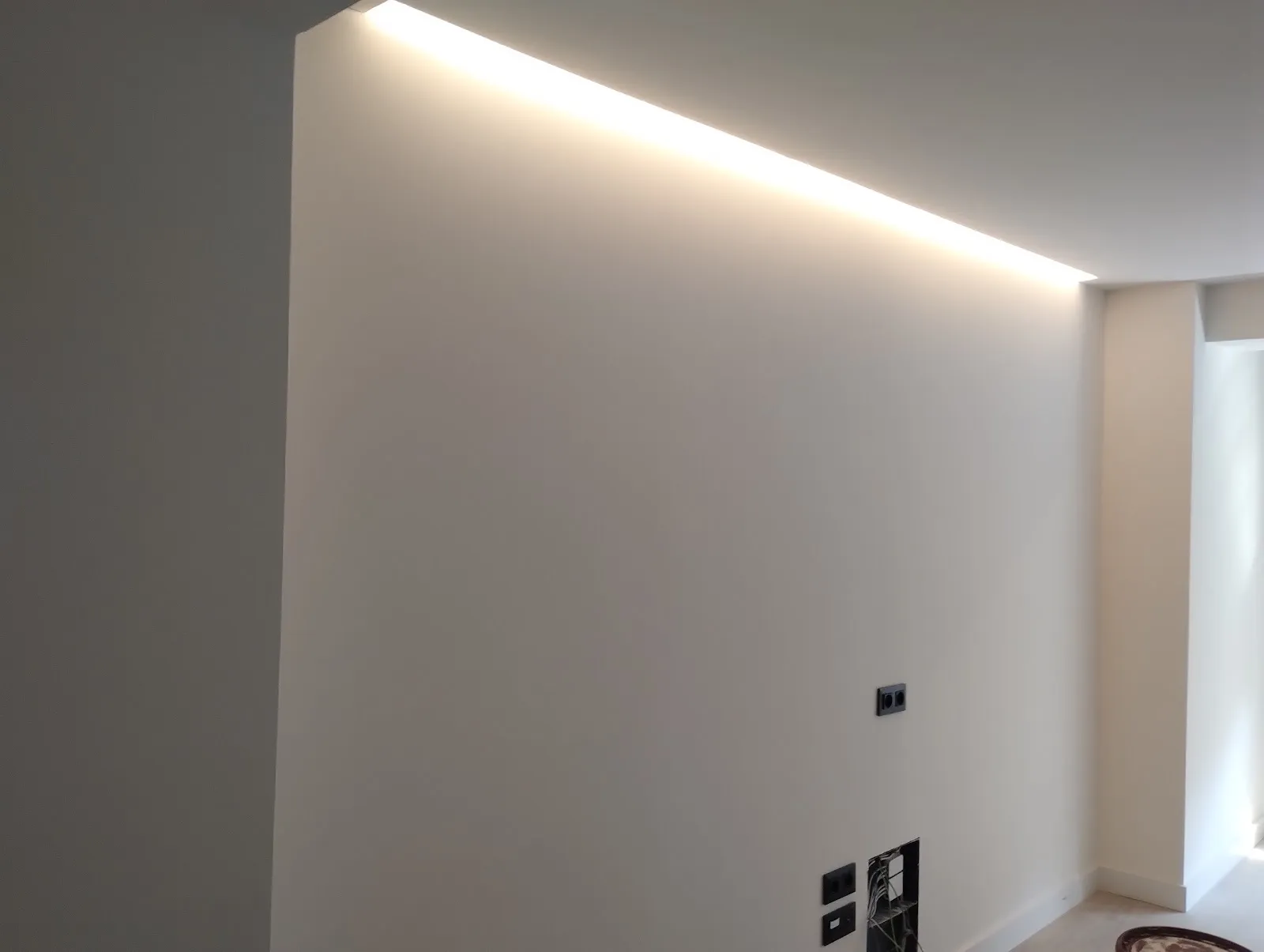 Luz indirecta LED en un salón